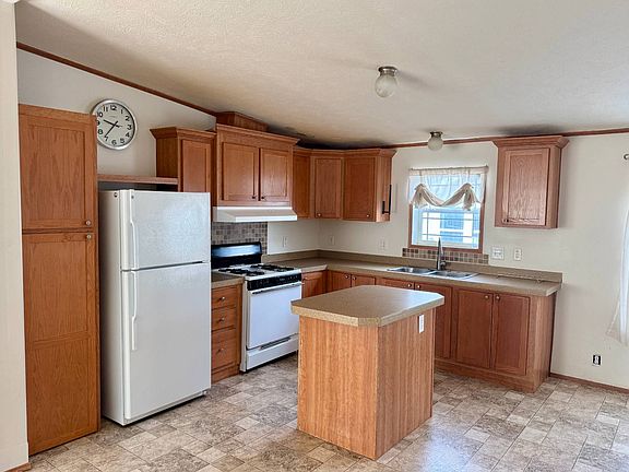 2nd image of 2405 W College St Trlr 26