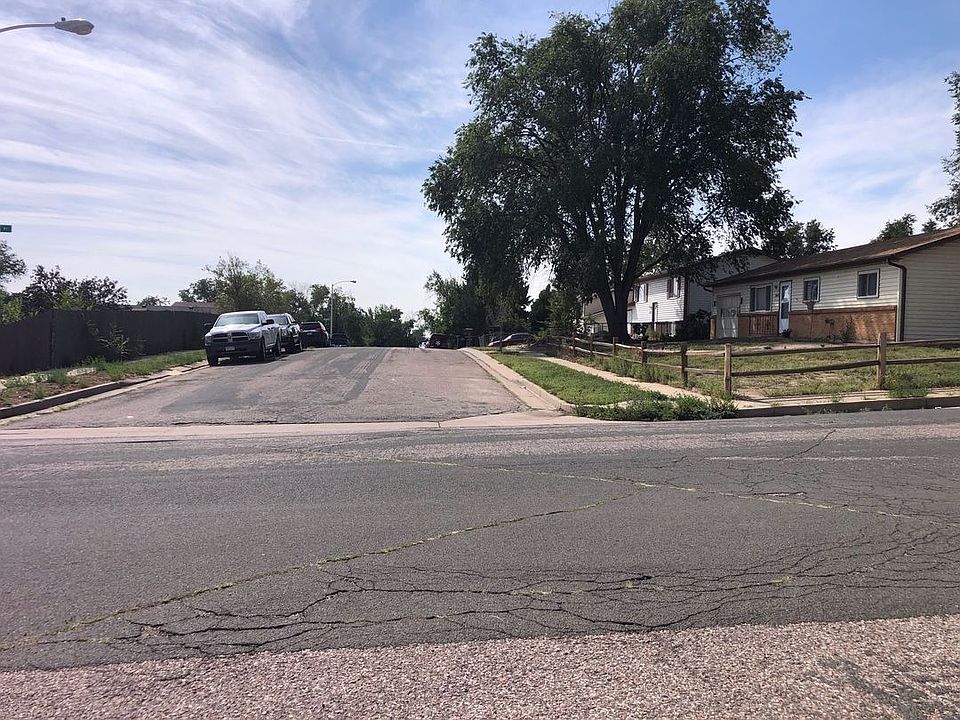2nd image of 1936 Fernwood Dr