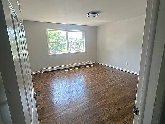 5th image of 1003 Dock St #M-13
