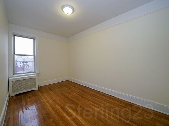 4th image of 2276 41st St #4G