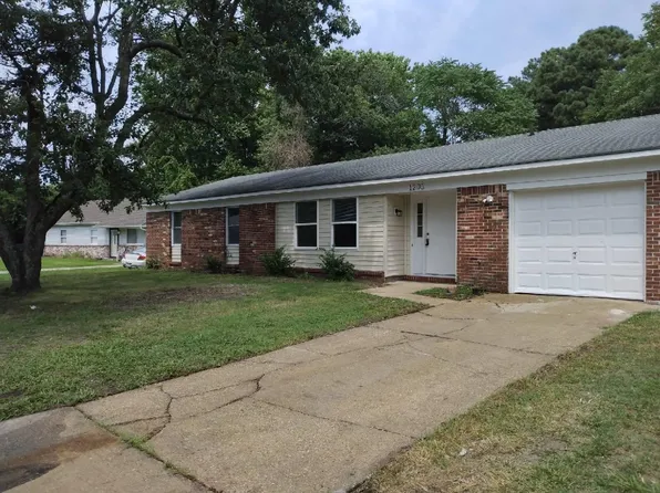 1205 Aaron Ct, Chesapeake, VA 23323