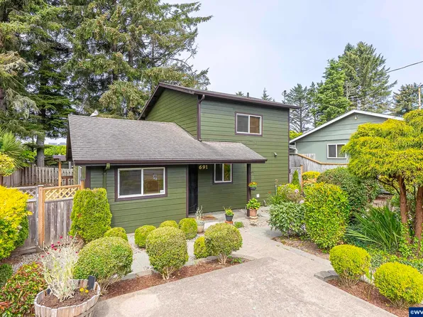 691 SE Jetty Ave, Lincoln City, OR 97367