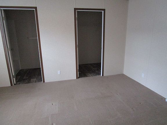 2nd image of 4055 Hickory Knoll Dr