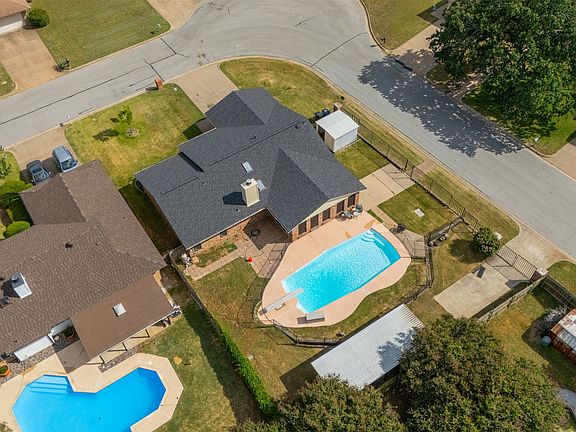 2nd image of 735 Danvers Ln