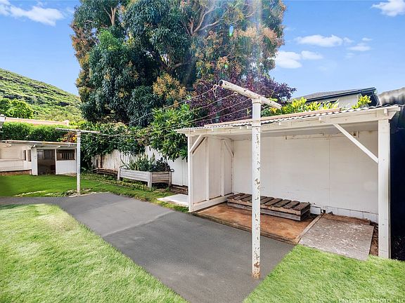 3rd image of 385 Kuliouou Rd #A