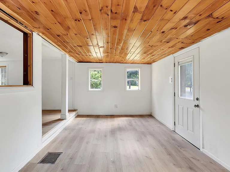 7 Clearwater St — Photo 6