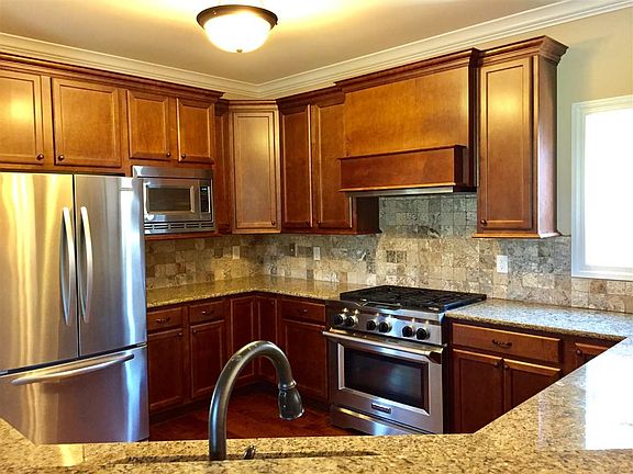 3rd image of 1100 Pegasus Dr NW