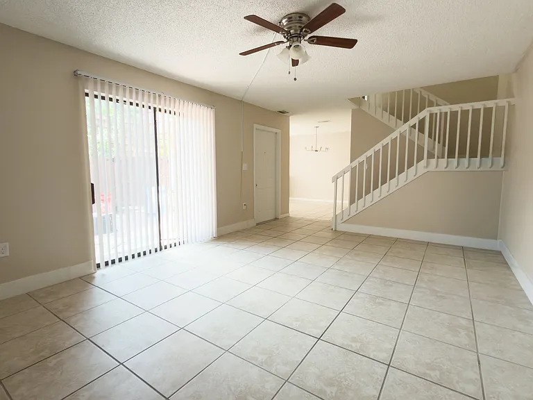 5222 Cedarbend Dr #4 — Photo 2