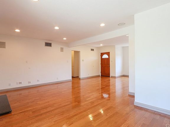 5th image of 1115 Jarrow Ave