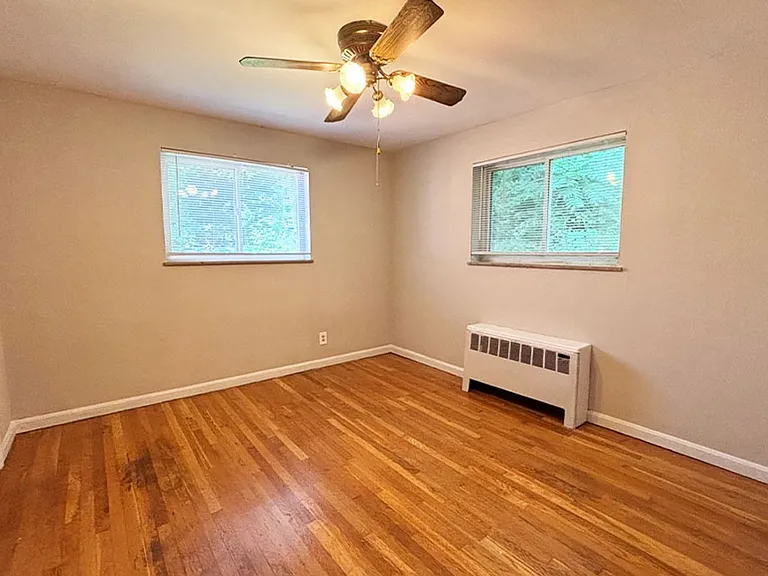 510 Lowell Ave — Photo 2