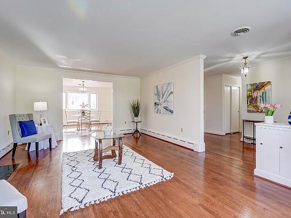 5th image of 9901 E Bexhill Dr