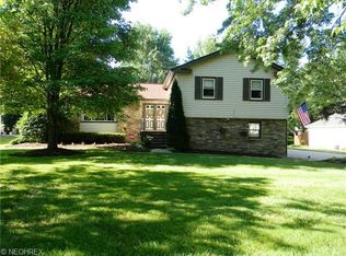 137 Parkview Dr, Aurora, OH 44202