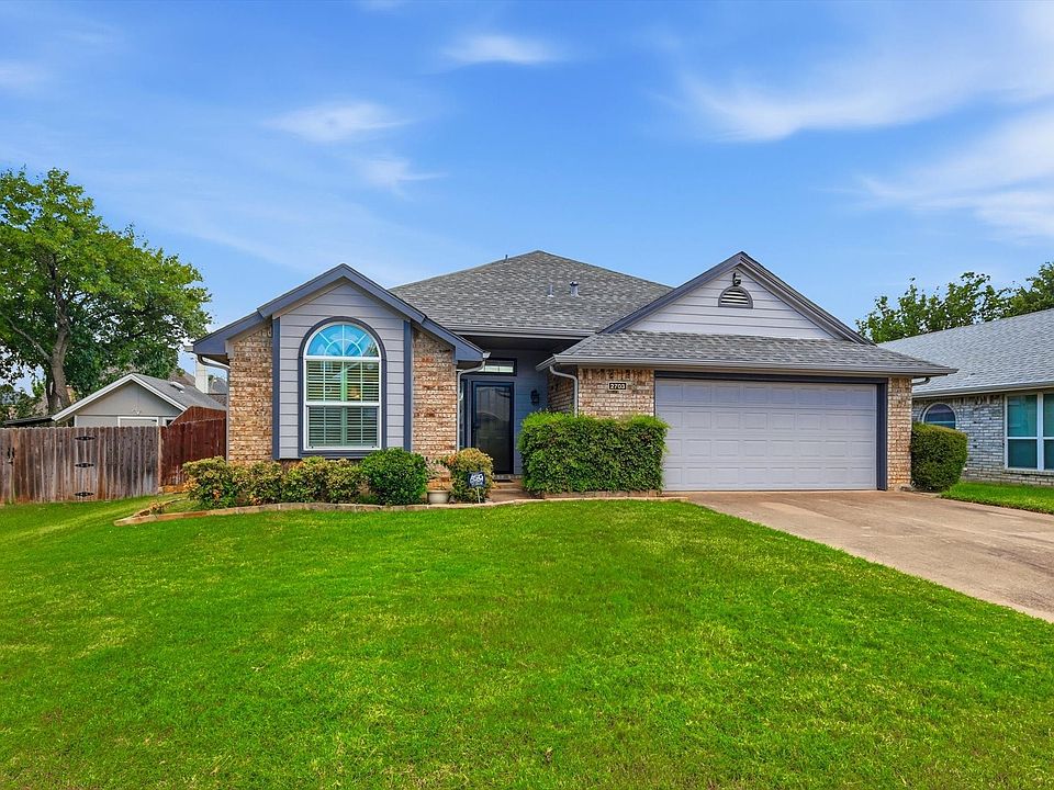 1st image of 2703 Old English Ct