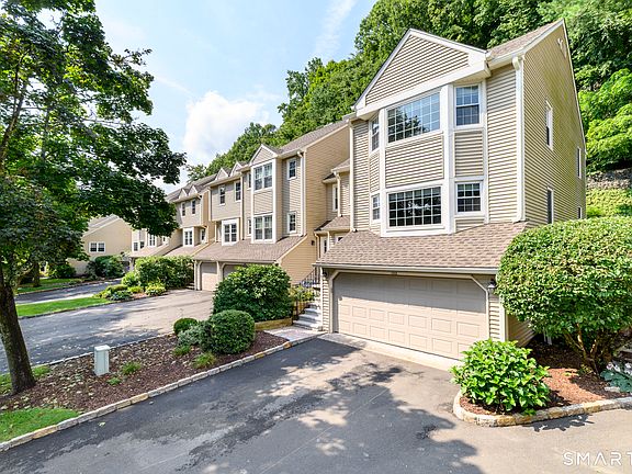 4th image of 133 Governor Trumbull Way #133