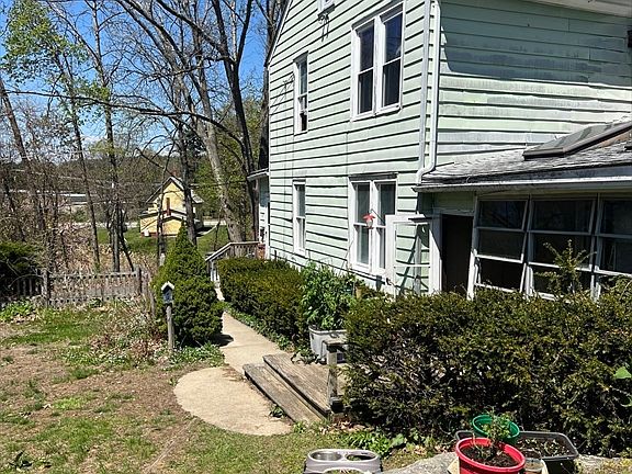 4th image of 67 Ross Ave
