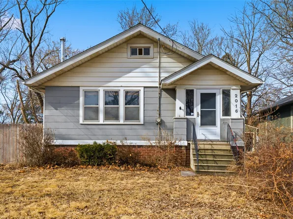 2016 30th St, Des Moines, IA 50310