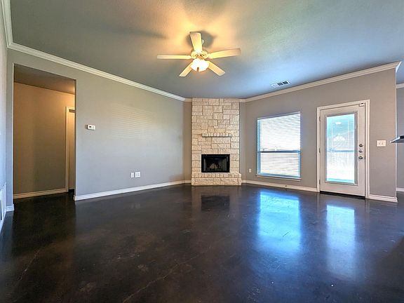 2nd image of 510 Kayla St