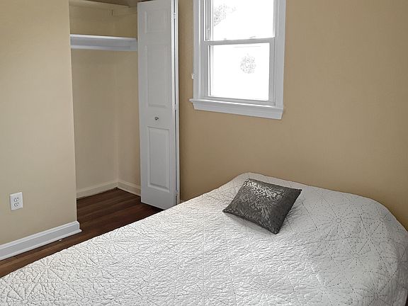 4th image of 700 Burgundy Dr
