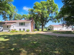 30977 350th St, Redwood Falls, MN 56283