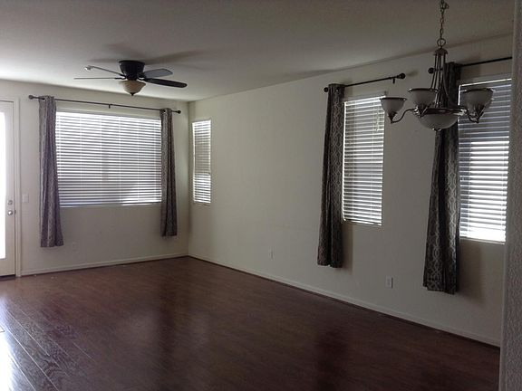 Livingroom & dining area