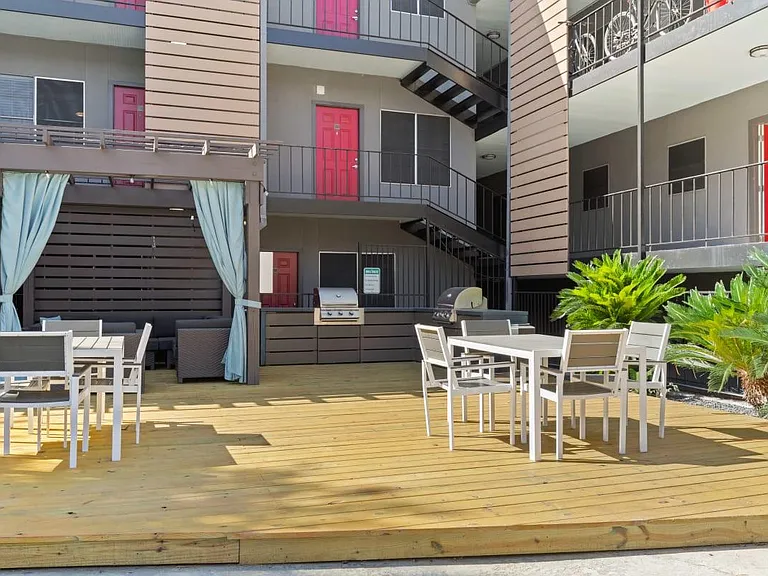 3401 Red River St — Photo 28