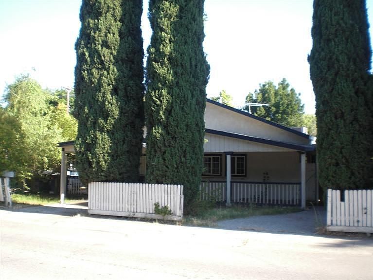1st image of 405 6th St