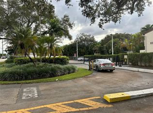 19424 NE 26th Ave APT 132B, Miami, FL 33180