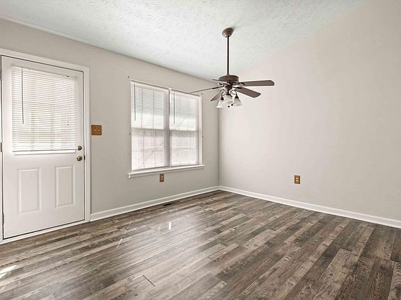 5th image of 349 Green Fields Ln