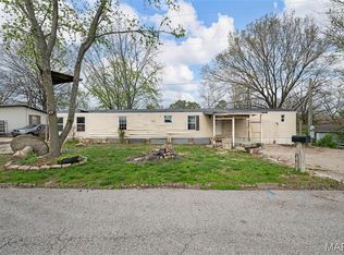817 Pine Ridge Dr, Fenton, MO 63026