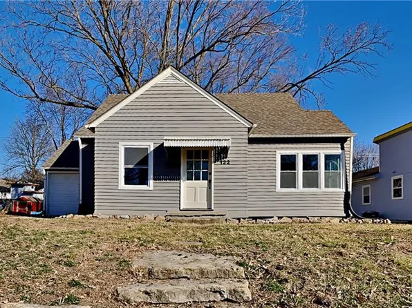 122 S Campbell St, Pleasant Hill, MO 64080