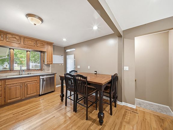 5th image of 704 15th St