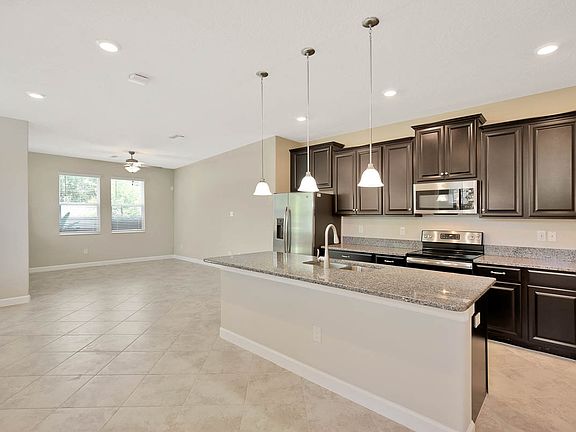 3rd image of 6887 Citrus Creek Ln