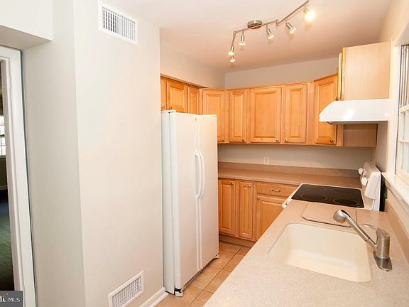 4th image of 110 S Virginia Ave Unit 14