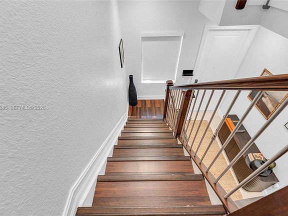 4th image of 11537 SW 13th Ct