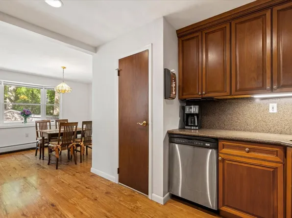 190 Prall Avenue image 6 of 24