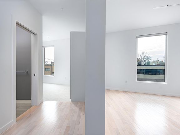 4th image of 225 Waterman St #205