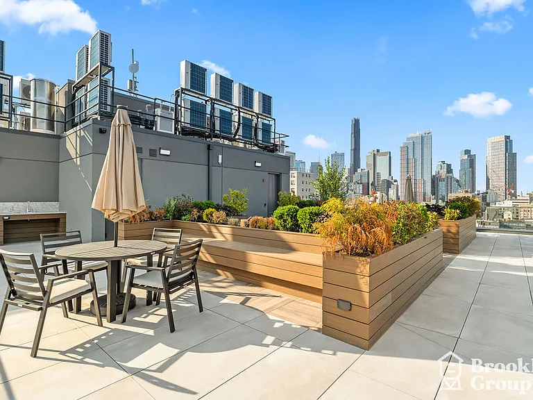 556 Baltic St #310 — Photo 38
