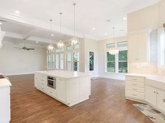 3rd image of 912 Great Southern Dr