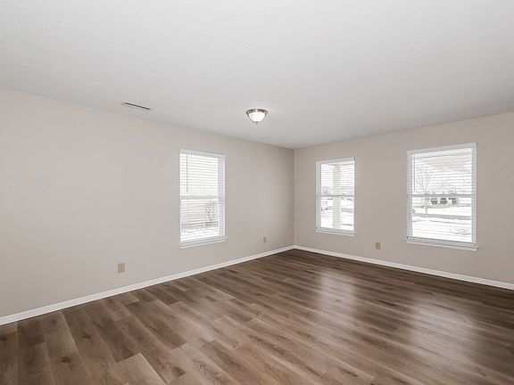 5th image of 5636 N Littleton Dr