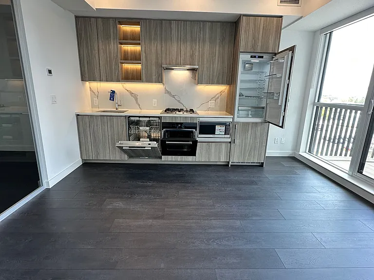 75 Billes Hts #640 — Photo 3