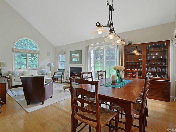 3rd image of 4101 Victoria Drive