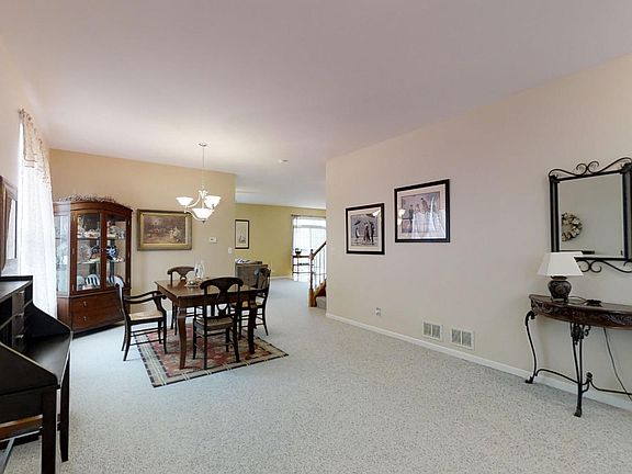 2nd image of 1046 Kimberly Ln