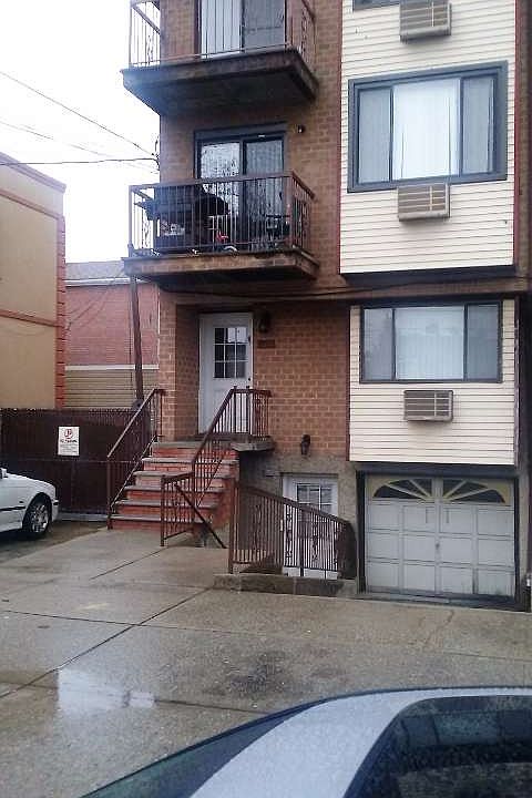 1st image of 713 E 85th St