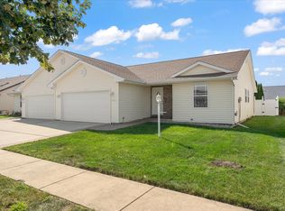 1703 E Lexington Dr, Urbana, IL 61802