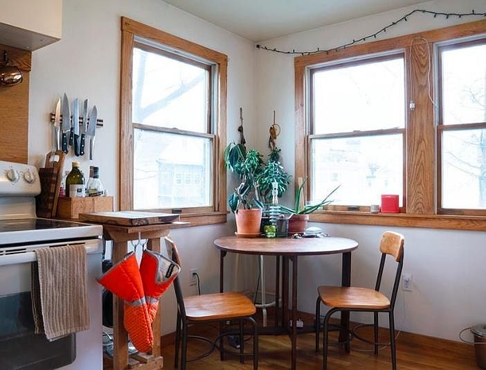 2nd image of 77 Oak St #3