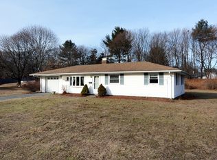 16 Curwen Rd, Peabody, MA 01960