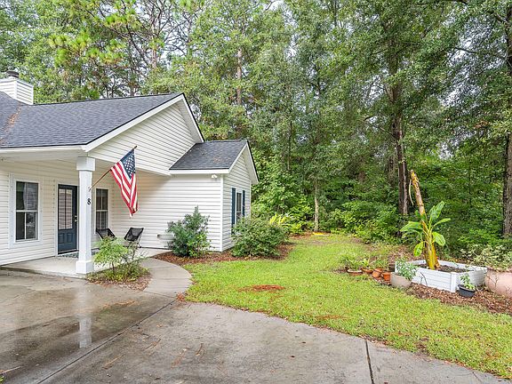 3rd image of 8 Cottage Walk Circle