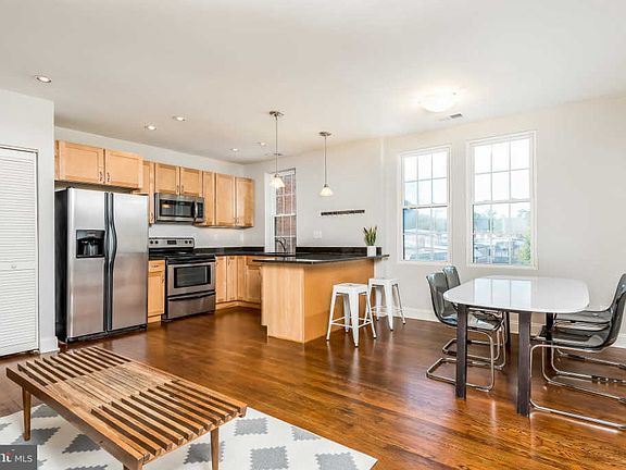 3rd image of 400 Evarts St NE APT 404