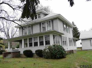 4 Woodlawn Ct, West Sand Lake, NY 12196