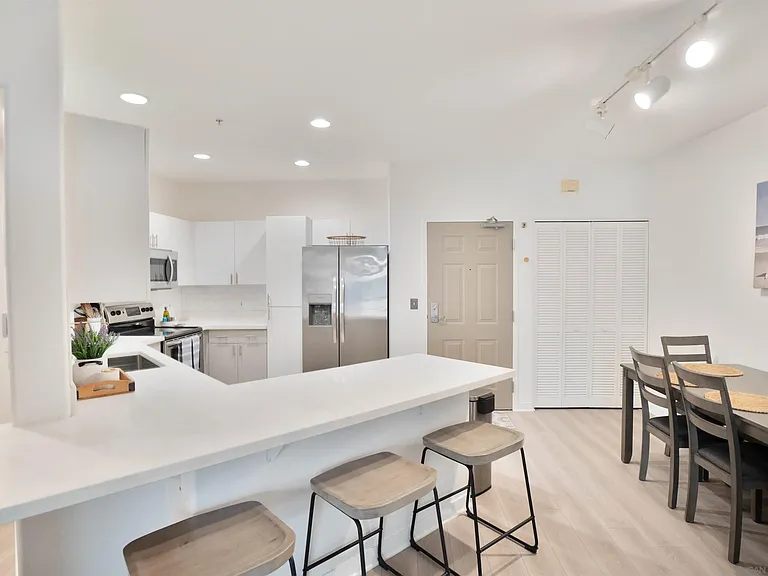 1501 Front St #329 — Photo 3